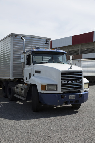 進口汽車代理報關(guān)案例